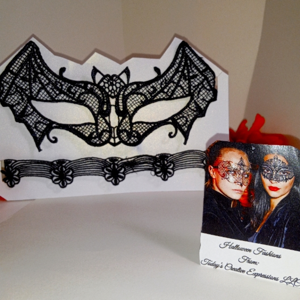 The Mask & Choker Set!
